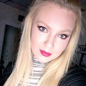 Meet your Posher, Michaela